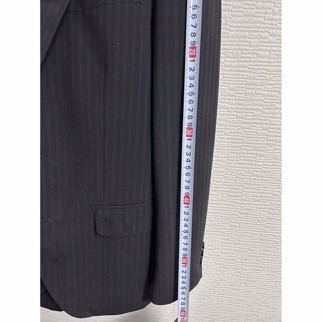 AOKI(アオキ)のAOKI メンズ スーツ(セットアップ・黒・ストライプ・春夏用) メンズのスーツ(セットアップ)の商品写真