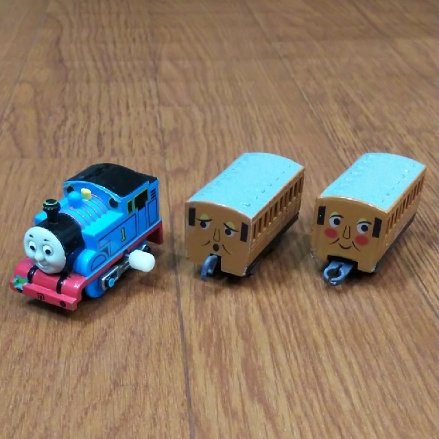 きかんしゃトーマス カプセルプラレール トーマス、アニー、クララベル エンタメ/ホビーのおもちゃ/ぬいぐるみ(キャラクターグッズ)の商品写真