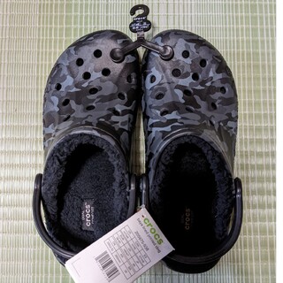 クロックス(crocs)のmemi様専用　クロックスボア　ブラック迷彩柄　25cm(サンダル)