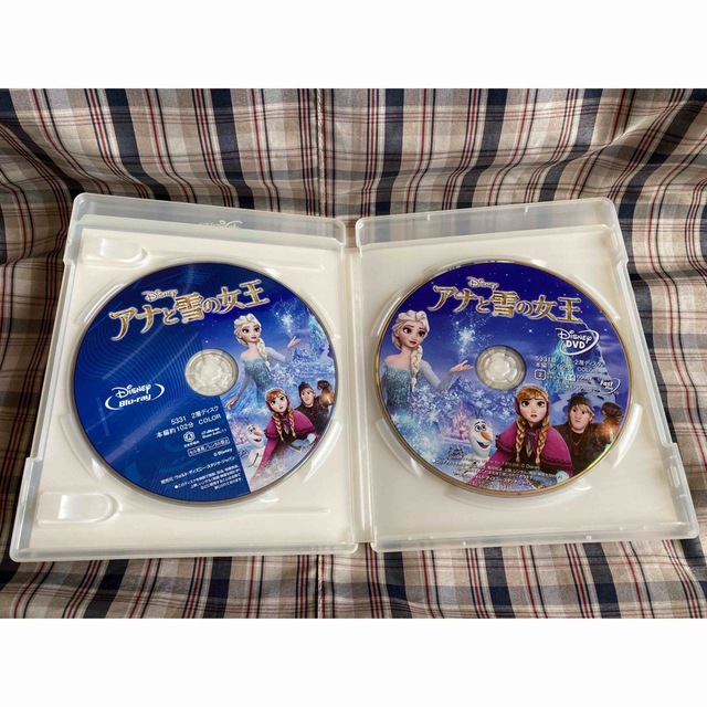 ☆最終価格です☆ アナと雪の女王 Blu-ray・DVD2枚組 エンタメ/ホビーのDVD/ブルーレイ(キッズ/ファミリー)の商品写真