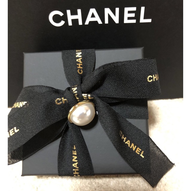 本日お値下げ！定価以下！CHANEL ブローチ 星 23C 新作 新品未開封