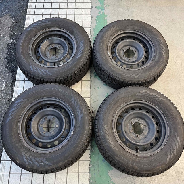 トヨタハイラックストラックスタッドレスタイヤ265/65R17 GUN125 | www