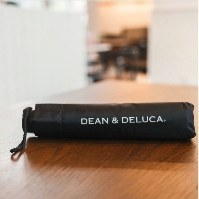 DEAN & DELUCA(ディーンアンドデルーカ)のDEAN&DELUCA  折り畳み傘　傘　日傘　雨傘　遮光　晴雨兼用 レディースのファッション小物(傘)の商品写真