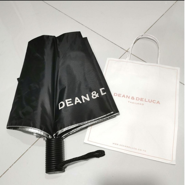 DEAN & DELUCA(ディーンアンドデルーカ)のDEAN&DELUCA  折り畳み傘　傘　日傘　雨傘　遮光　晴雨兼用 レディースのファッション小物(傘)の商品写真