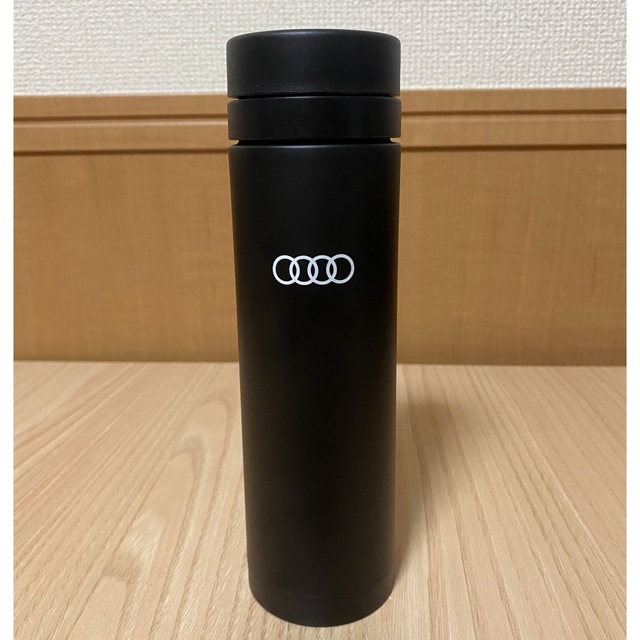 AUDI(アウディ)のAudi 水筒　300ml インテリア/住まい/日用品のキッチン/食器(弁当用品)の商品写真