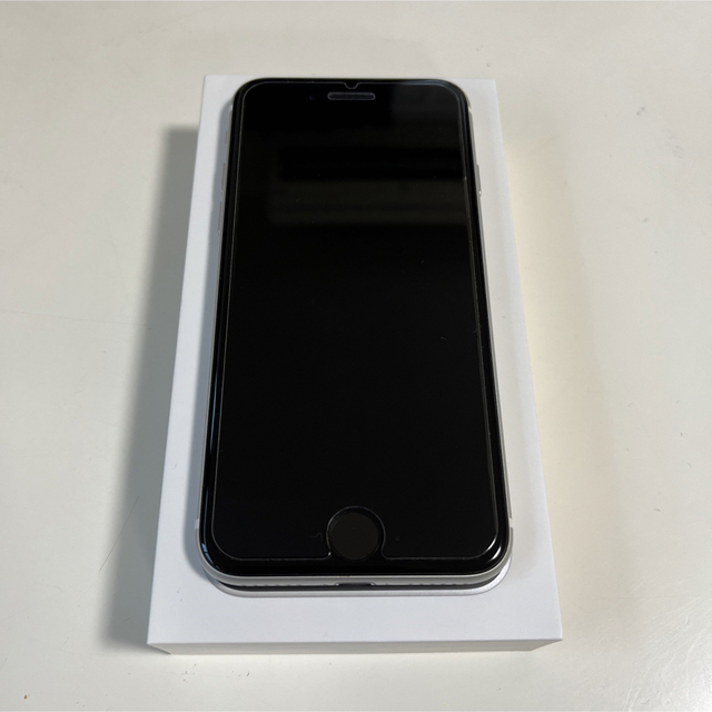 美品】iPhoneSE 2nd 64GB ホワイト SIMフリー スマートフォン本体