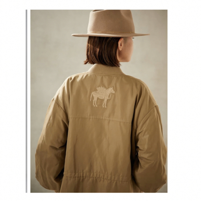 ear PAPILLONNER(イアパピヨネ)のear Papilloner  × 馬刺繍コート レディースのジャケット/アウター(ロングコート)の商品写真