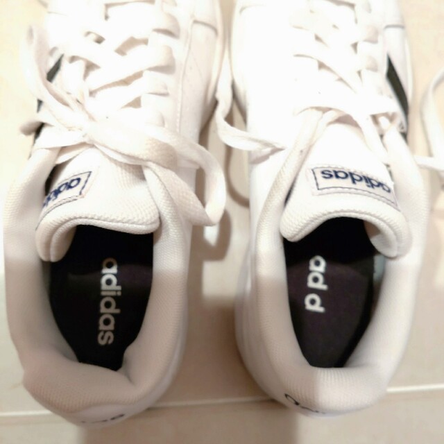 adidas(アディダス)の【ままちゃん様専用】アディダス　スニーカー　２３センチ レディースの靴/シューズ(スニーカー)の商品写真