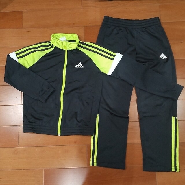 adidas(アディダス)のアディダスジャージセットアップ130 キッズ/ベビー/マタニティのキッズ服男の子用(90cm~)(その他)の商品写真