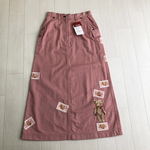 PINK HOUSE(ピンクハウス)の新品♡ ピンクハウス くまさん 熊 刺繍 ワッペンたっぷり デニム スカート レディースのスカート(ロングスカート)の商品写真