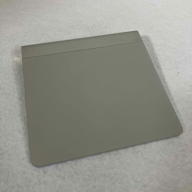 Mac (Apple)(マック)のApple Magic Trackpad トラックパッド スマホ/家電/カメラのPC/タブレット(PC周辺機器)の商品写真