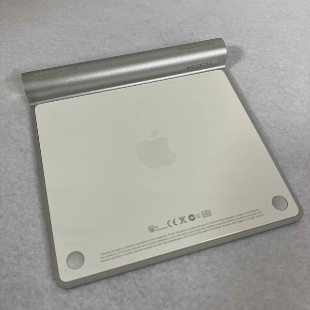 Mac (Apple)(マック)のApple Magic Trackpad トラックパッド スマホ/家電/カメラのPC/タブレット(PC周辺機器)の商品写真