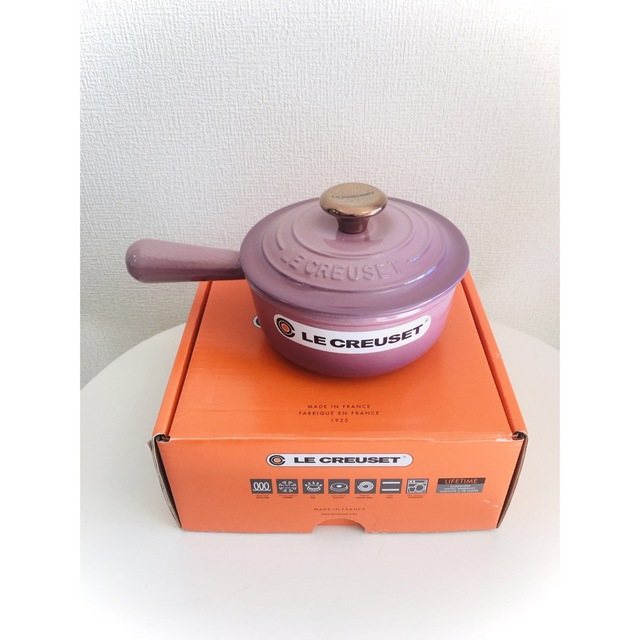 LE CREUSET(ルクルーゼ)の【新品】LE CREUSETメゾンドパリ モーヴピンク ソースパン 16cm インテリア/住まい/日用品のキッチン/食器(鍋/フライパン)の商品写真