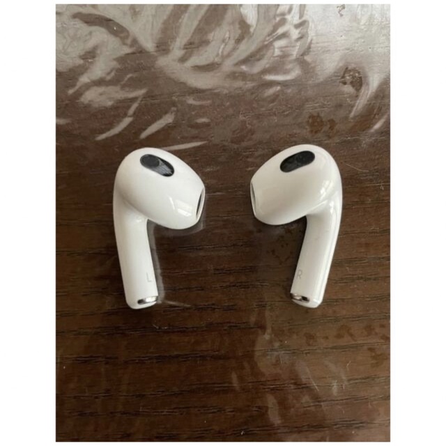 Apple(アップル)の美品！Apple AirPods 第3世代 MME73J/A 使用期間3ヶ月 スマホ/家電/カメラのオーディオ機器(ヘッドフォン/イヤフォン)の商品写真