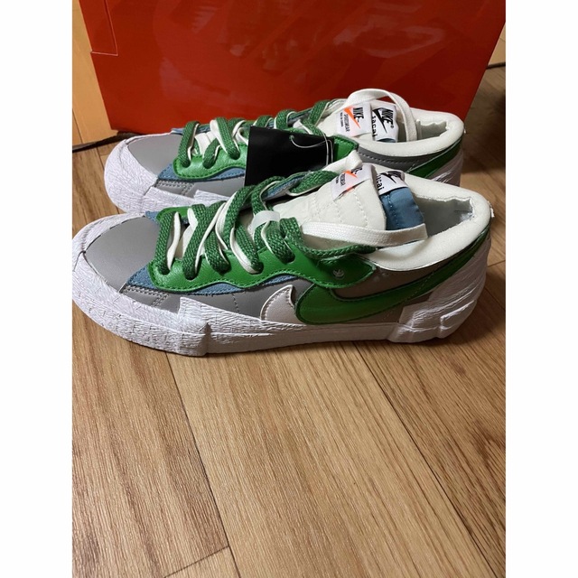 NIKE(ナイキ)のNIKE ナイキ　BLAZER LOW SACAI ブレーザーロウ　サカイ　 レディースの靴/シューズ(スニーカー)の商品写真