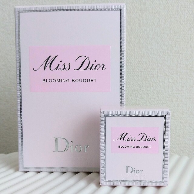 Dior(ディオール)の【インテリア】Dior香水ボトル【２本セット】空瓶 インテリア/住まい/日用品のインテリア小物(置物)の商品写真