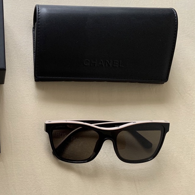 最新コレックション CHANEL - セール　廃盤　正規品シャネル サングラス　ユニセックス サングラス+メガネ