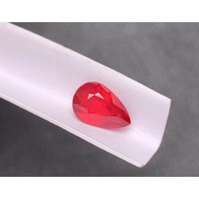ルビー ハートシェイプカット 0.37ct ルース 保証書付き