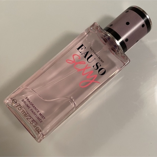 Victoria's Secret(ヴィクトリアズシークレット)の【みーちゃん様専用】ヴィクトリアズシークレット香水　EAU SO sexy 2本 コスメ/美容の香水(香水(女性用))の商品写真