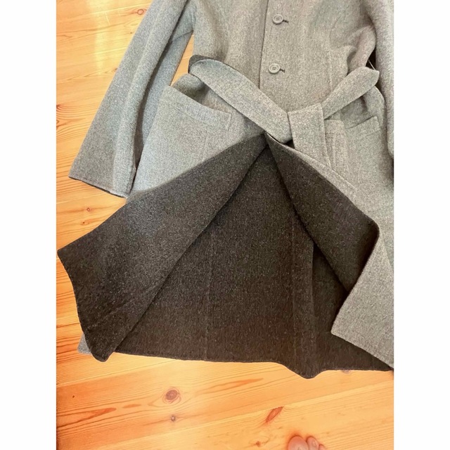 BURBERRY(バーバリー)のアクアスキュータム　リバーシブルの1枚剥ぎのウールコート レディースのジャケット/アウター(ロングコート)の商品写真