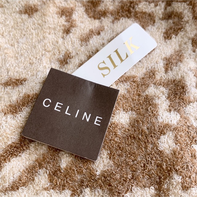 celine(セリーヌ)の【未使用】セリーヌ　レディースハンカチ　ウォッシュタオル　フェイスタオル　茶系 レディースのファッション小物(ハンカチ)の商品写真