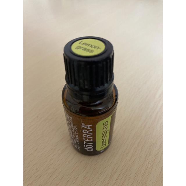 doTERRA(ドテラ)の【新品未使用】doTERRA  ドテラ　レモングラス　15ml コスメ/美容のリラクゼーション(エッセンシャルオイル（精油）)の商品写真