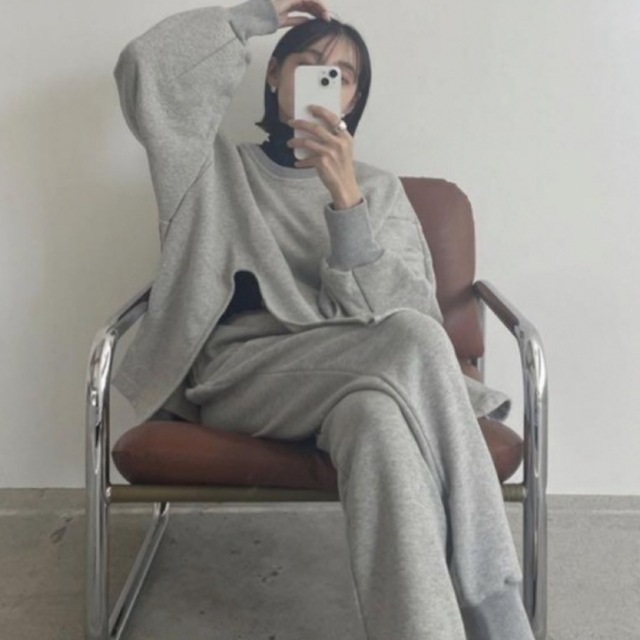 CLANE(クラネ)のCLANE  BULKY SLIT SET UP クラネ　スウェットセットアップ レディースのトップス(トレーナー/スウェット)の商品写真