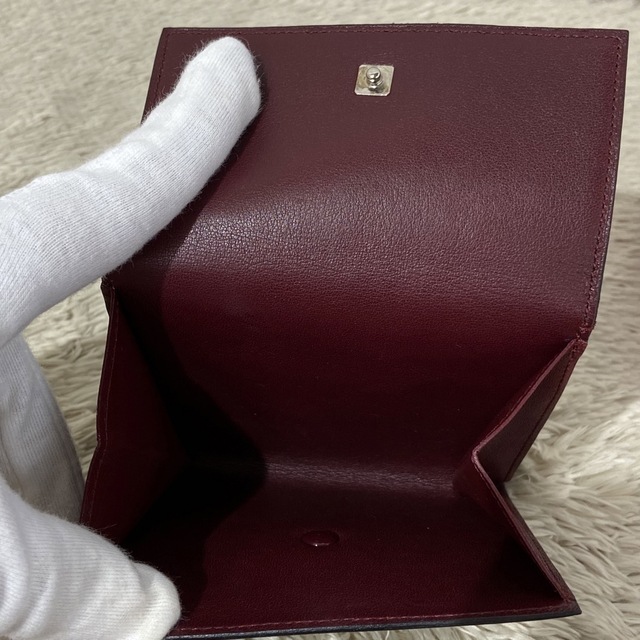 美品>カルティエ 折り畳み財布 三つ折り Wホック ブラック ボルドー