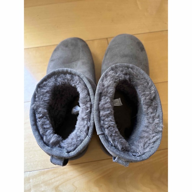 UGG(アグ)のUGG 5854 クラシック ミニ ムートン ブーツ レディースの靴/シューズ(ブーツ)の商品写真