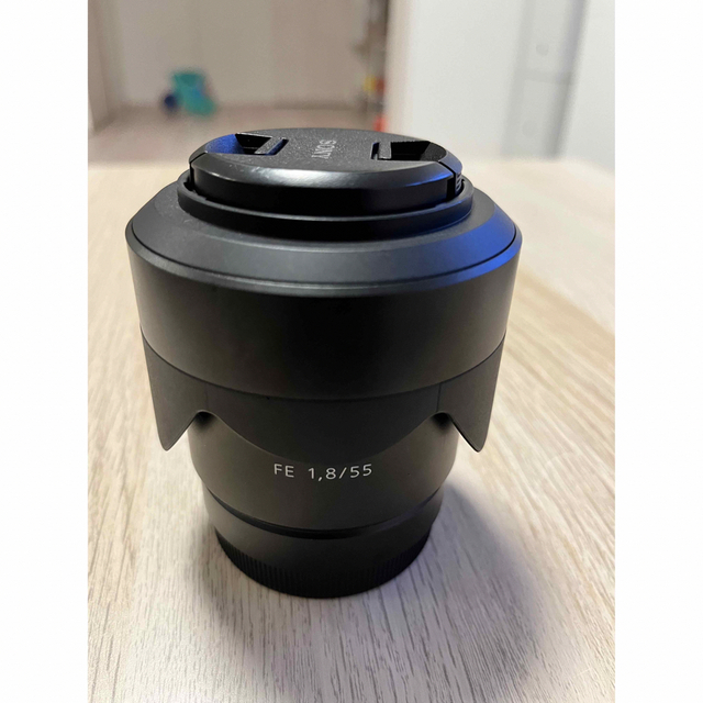 SONY(ソニー)のZEISS SONY Sonnar T* FE 55mm F1.8  スマホ/家電/カメラのカメラ(レンズ(単焦点))の商品写真