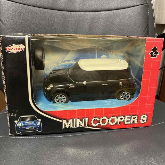 RASTARミニクーパー MINI COOPER ラジコンカー1/18スケール 【誠実