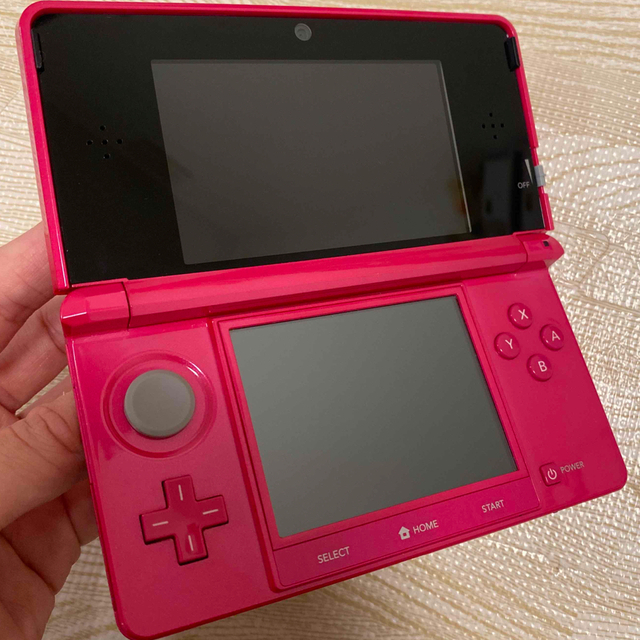 任天堂(ニンテンドウ)の3DS本体　カセット エンタメ/ホビーのゲームソフト/ゲーム機本体(家庭用ゲーム機本体)の商品写真