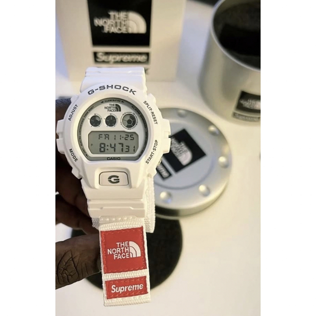 supreme G-SHOCK Watch 2本SET イエロー ホワイト supreme G-SHOCK Watch 2本SET イエロー ホワイト