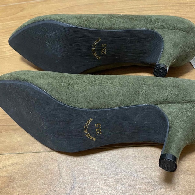 ヒール　パンプス　緑　モスグリーン　23.5センチ ingrace レディースの靴/シューズ(ハイヒール/パンプス)の商品写真