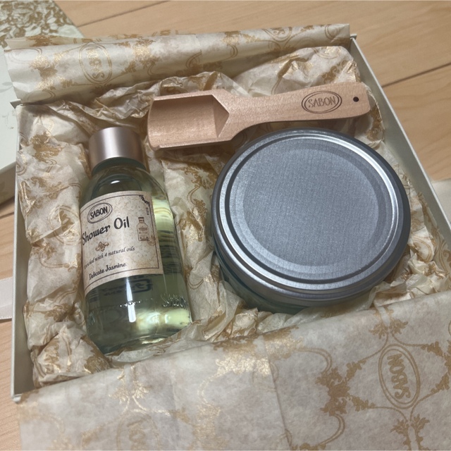 SABON(サボン)のSABON ボディスクラブとシャワーオイル　新品 コスメ/美容のボディケア(ボディスクラブ)の商品写真