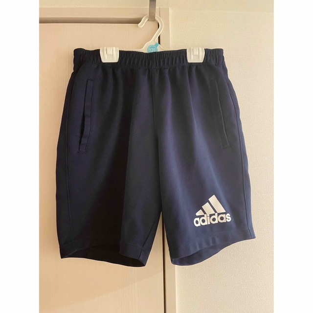 adidas(アディダス)のアディダス　ハーフパンツ メンズのパンツ(その他)の商品写真