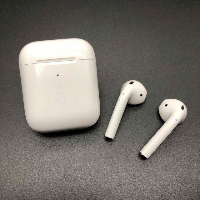 ヘッドフォン/イヤフォン即決 Apple アップル AirPods エアーポッズ 第ニ世代