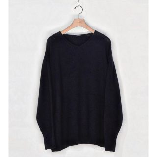 コモリ(COMOLI)の新品未使用 22aw comoli カシミヤVネックニット(ニット/セーター)