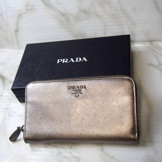 プラダ(PRADA)のPRADA  ラウンドジップ　長財布　シルバー　サフィアーノ(財布)