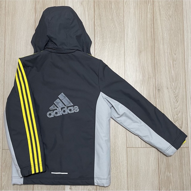 adidas(アディダス)の【USED150】アディダス アウター ジャンバー 中綿入り キッズ/ベビー/マタニティのキッズ服男の子用(90cm~)(ジャケット/上着)の商品写真