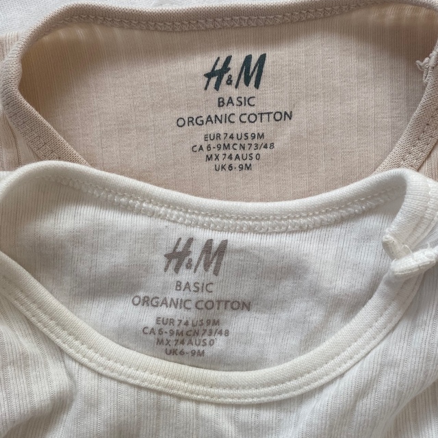 H&M(エイチアンドエム)のH&M オーガニックコットン　ロンパース　2枚セット キッズ/ベビー/マタニティのベビー服(~85cm)(ロンパース)の商品写真