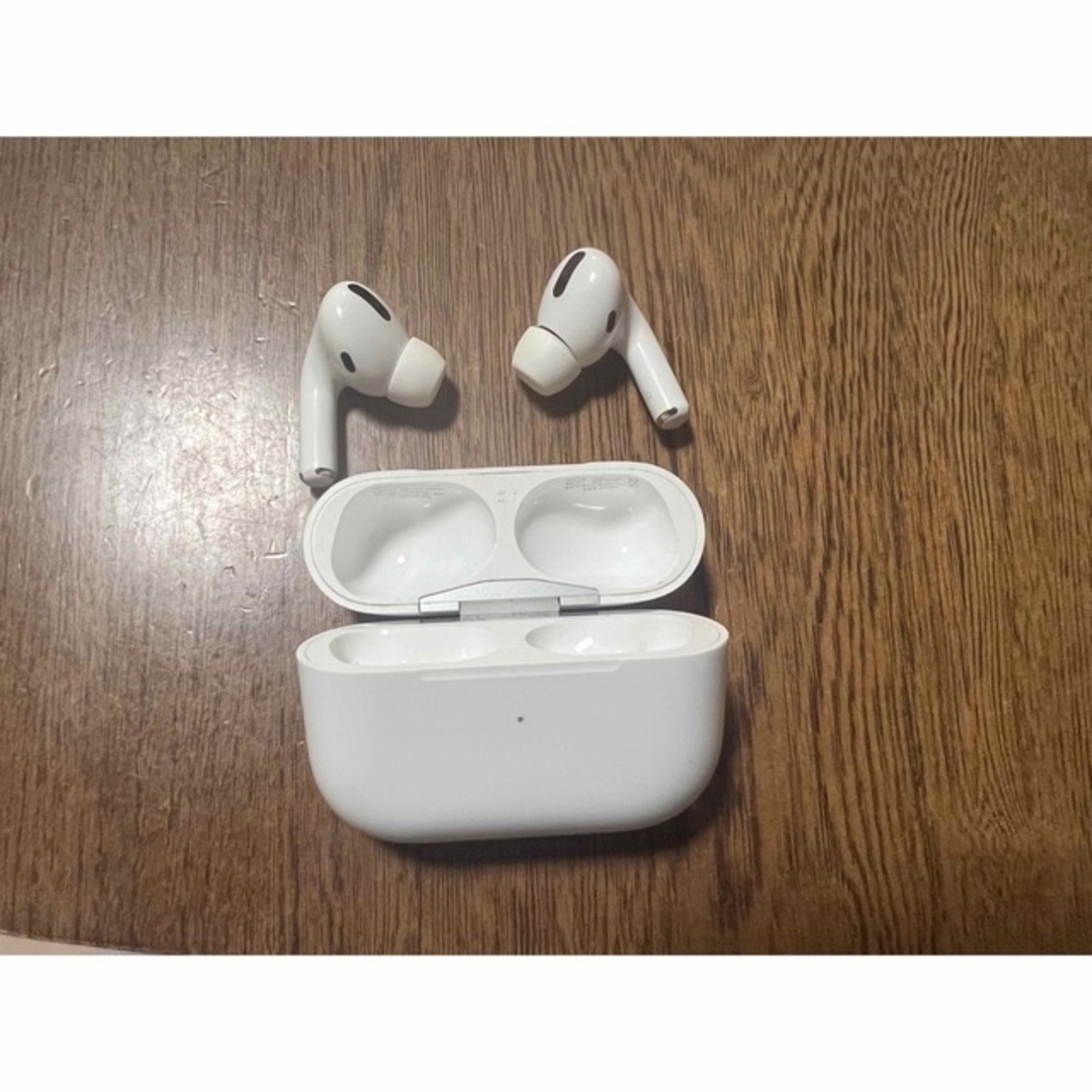 Apple(アップル)のApple AirPods Pro スマホ/家電/カメラのオーディオ機器(ヘッドフォン/イヤフォン)の商品写真