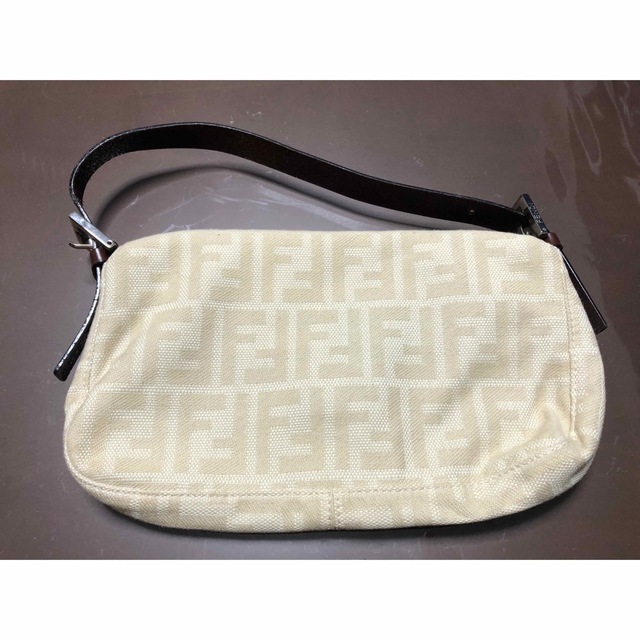一部予約販売】 - FENDI FENDI ズッカ柄 ベージュ マンマバケット