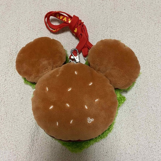 Disney(ディズニー)のディズニー ハンバーガークッション+パスケースセット エンタメ/ホビーのおもちゃ/ぬいぐるみ(キャラクターグッズ)の商品写真