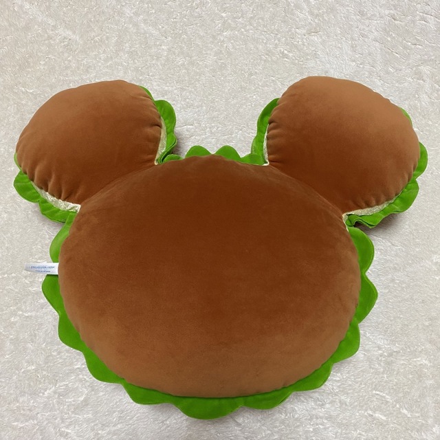 Disney(ディズニー)のディズニー ハンバーガークッション+パスケースセット エンタメ/ホビーのおもちゃ/ぬいぐるみ(キャラクターグッズ)の商品写真