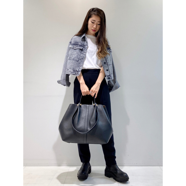 LEATHER EASTWEST TOTEBAG トートバッグ