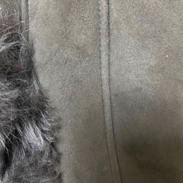 レディースハーフコート　羊革　S サイズ　ダークグレー レディースのジャケット/アウター(毛皮/ファーコート)の商品写真