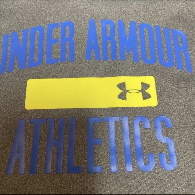 UNDER ARMOUR(アンダーアーマー)のアンダーアーマー ❤️ スウェット トレーナー パーカー 140cm キッズ/ベビー/マタニティのキッズ服男の子用(90cm~)(Tシャツ/カットソー)の商品写真