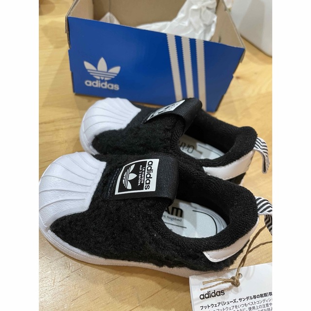 adidas(アディダス)のadidas SS 360 ブラック　新品タグ付き キッズ/ベビー/マタニティのベビー靴/シューズ(~14cm)(スリッポン)の商品写真