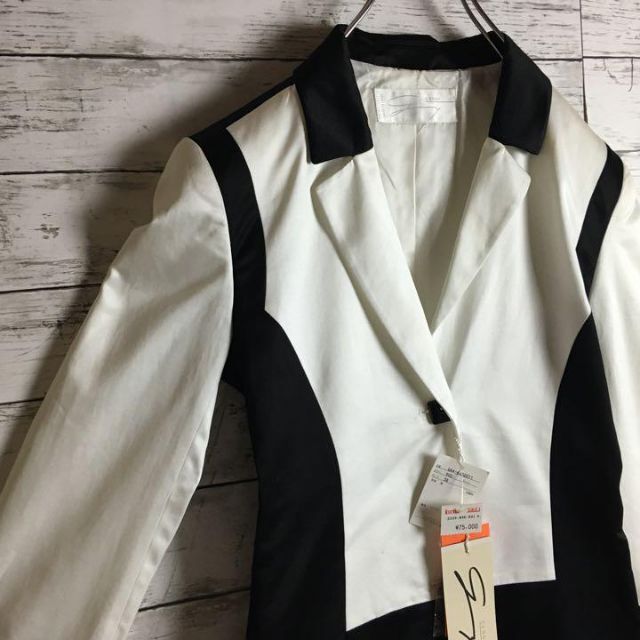 Genny(ジェニー)の【タグ付】ジェニー☆七分袖ジャケット　綿　イタリア製　白　黒　941 レディースのジャケット/アウター(テーラードジャケット)の商品写真